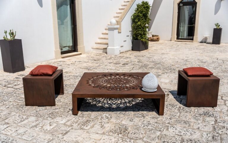 set tavolo e sedie da giardino